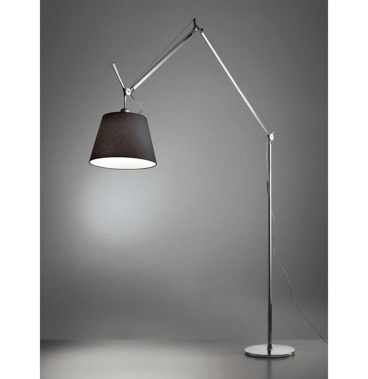 Artemide Vloerlamp Tolomeo Mega Dimmer Zwart Satijn Versteeg